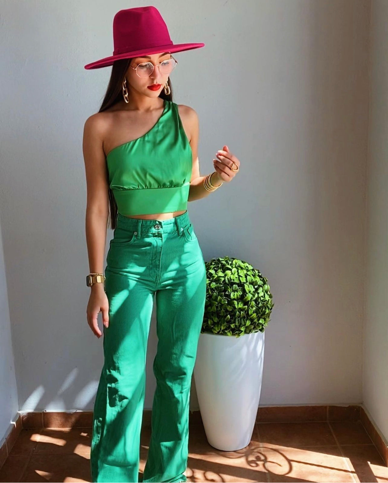 Satín one shoulder green top